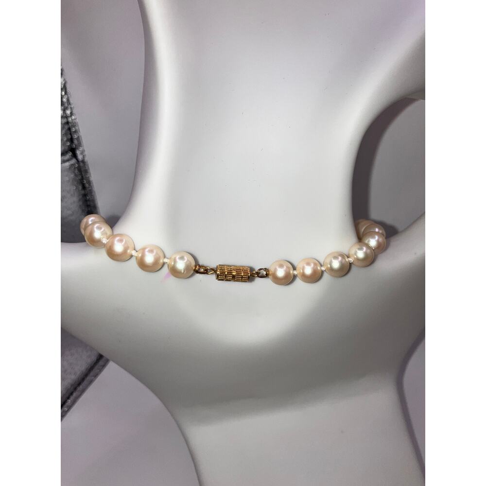 White String Of Simulated Pearls 15" Necklace! - image 4